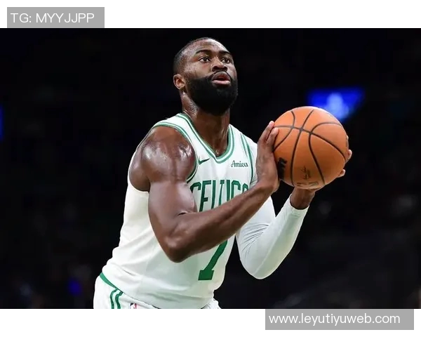 爱德华兹高效得分难救主球队失利全场19投11中砍下31分表现依旧亮眼