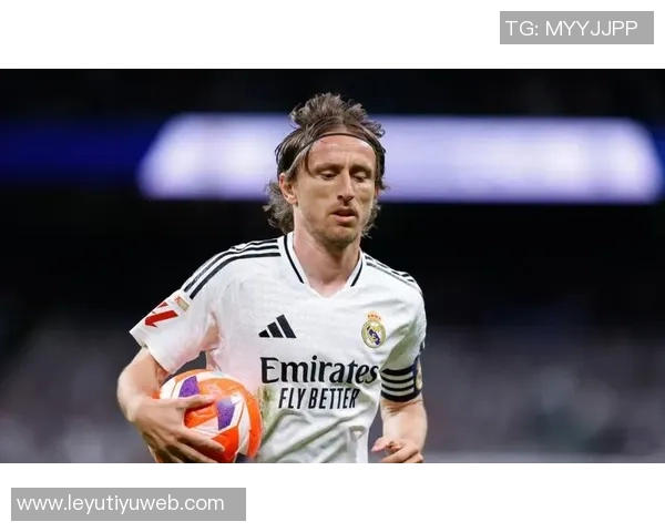 亚沙里赞美莫德里奇：与传奇球员同场竞技的珍贵体验