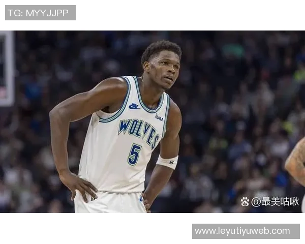 爱德华兹末节发力拿下7分全场24投仅中7三分球表现不佳