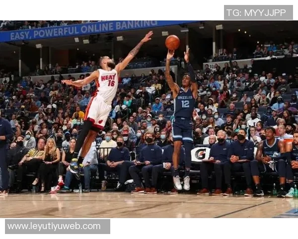 次节未得分三分火力全开半场表现抢眼拿下15分4板3助